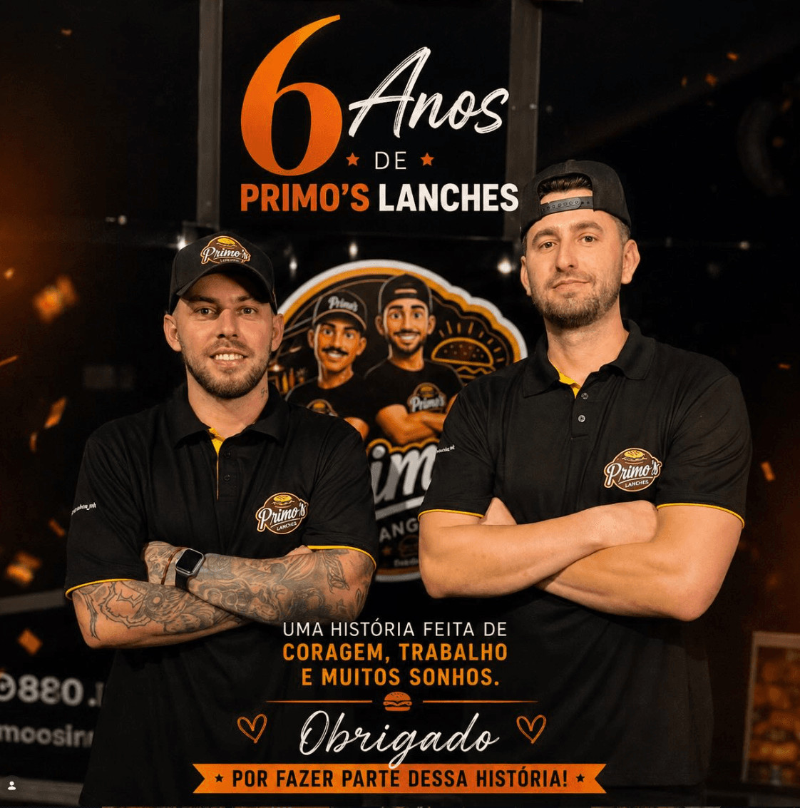 Kelvin e Mario, os primos à frente do Primo's Lanches, em registro comemorativo